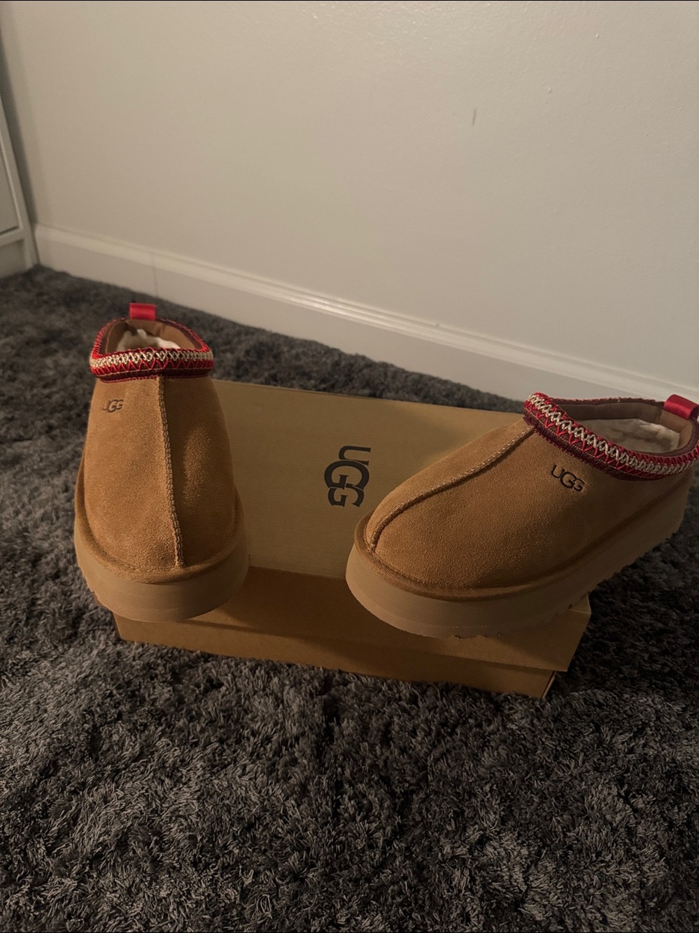 UGG Chestnut Suede Platform Slip- Size 8 - Picture 12 of 12
